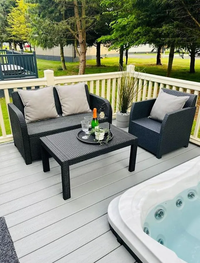 Woodpark Lodge With Hot Tub York